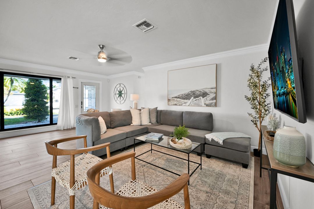 For Sale: $899,000 (5 beds, 3 baths, 2031 Square Feet)