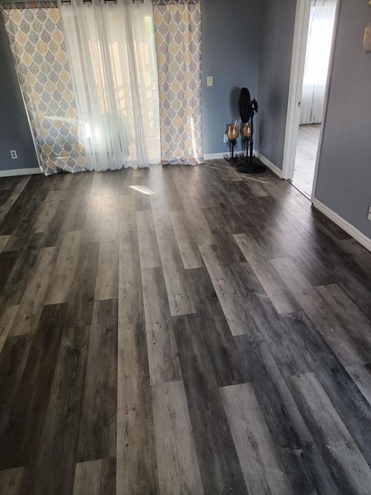 Active With Contract: $1,700 (2 beds, 2 baths, 890 Square Feet)