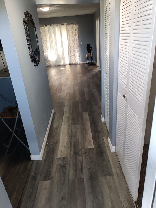 Active With Contract: $1,700 (2 beds, 2 baths, 890 Square Feet)