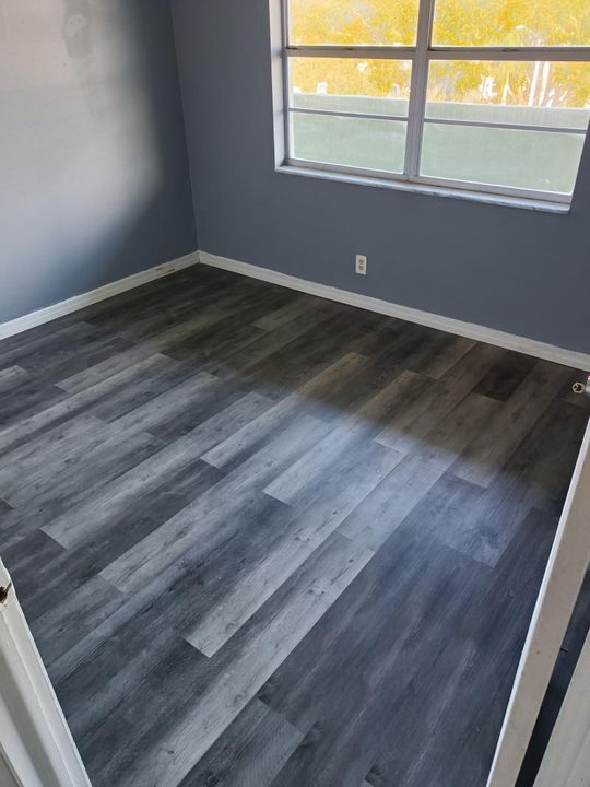 Active With Contract: $1,700 (2 beds, 2 baths, 890 Square Feet)