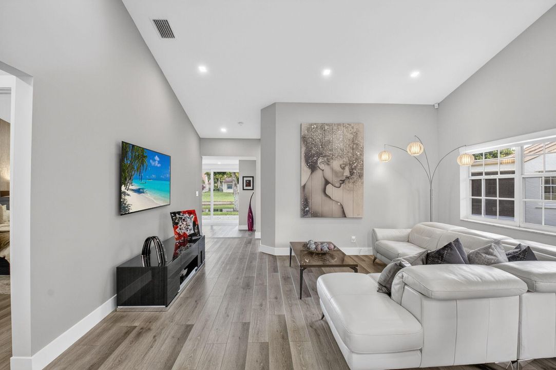 На продажу: $485,000 (2 спален, 2 ванн, 1798 Квадратных фут)