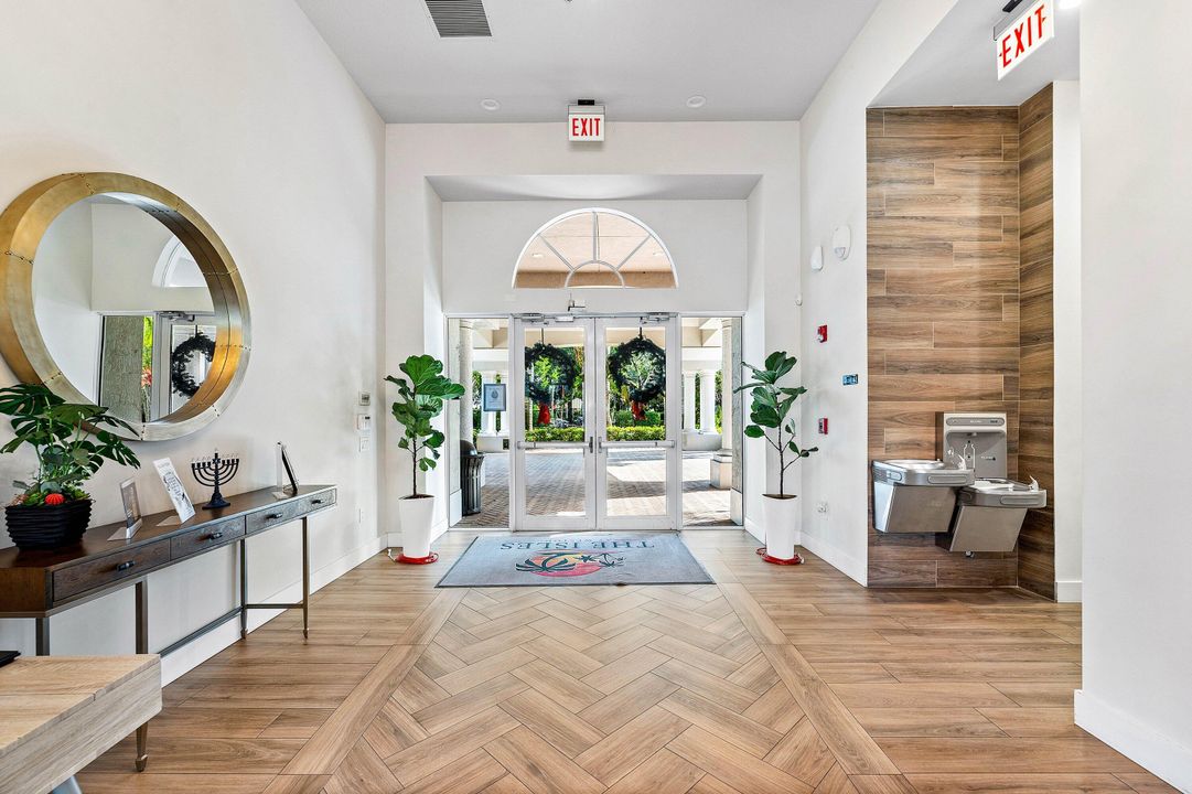 En Venta: $900,000 (5 camas, 3 baños, 2476 Pies cuadrados)