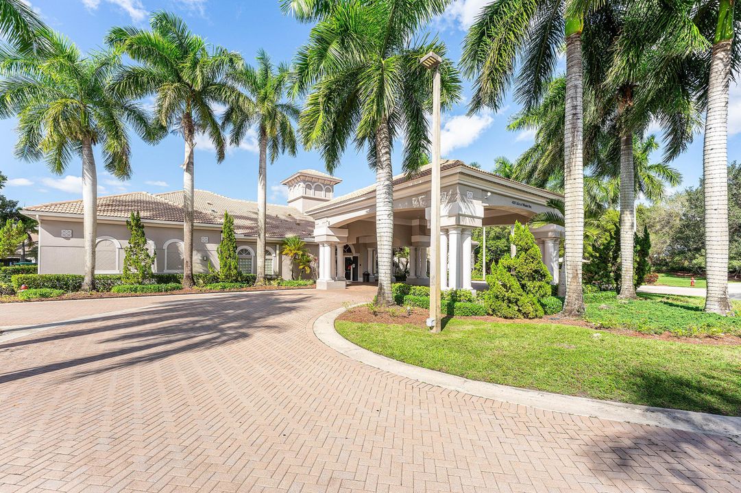 En Venta: $900,000 (5 camas, 3 baños, 2476 Pies cuadrados)