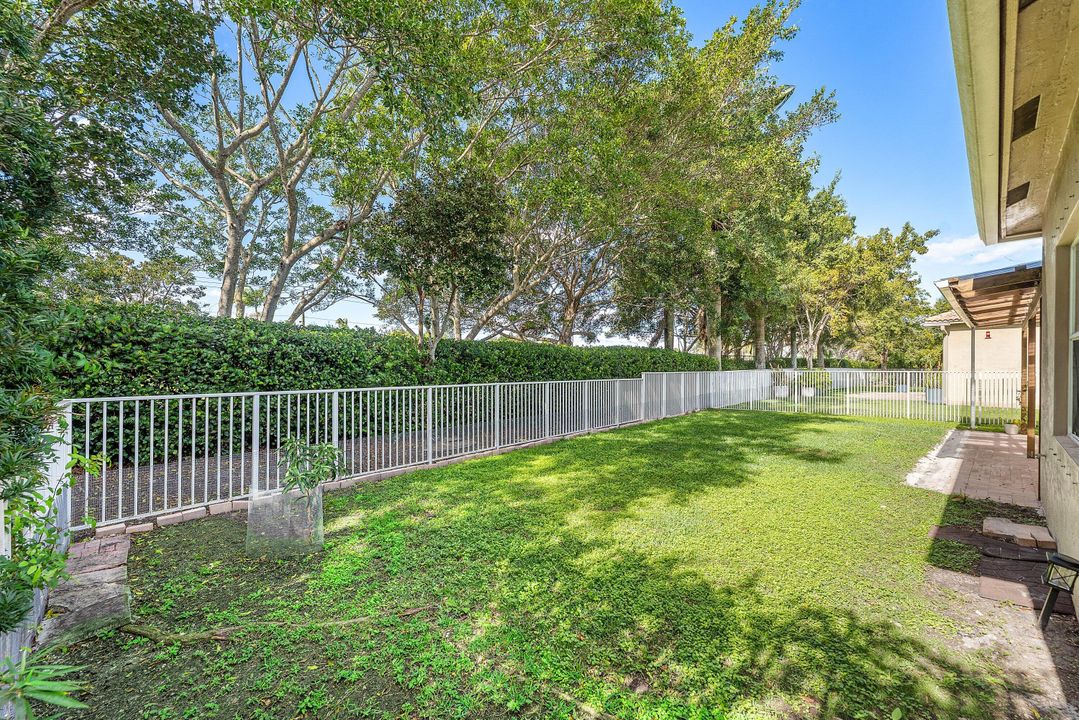 En Venta: $900,000 (5 camas, 3 baños, 2476 Pies cuadrados)