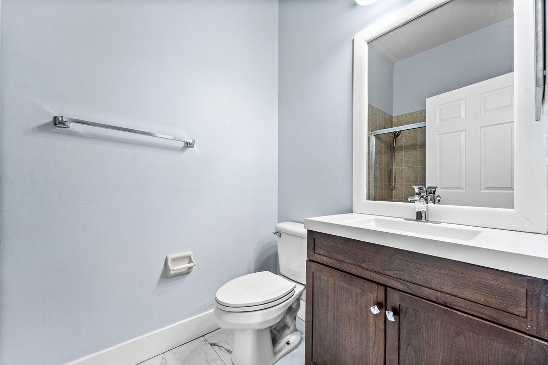 En Venta: $900,000 (5 camas, 3 baños, 2476 Pies cuadrados)