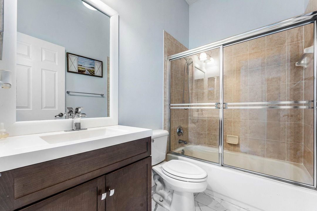 En Venta: $900,000 (5 camas, 3 baños, 2476 Pies cuadrados)