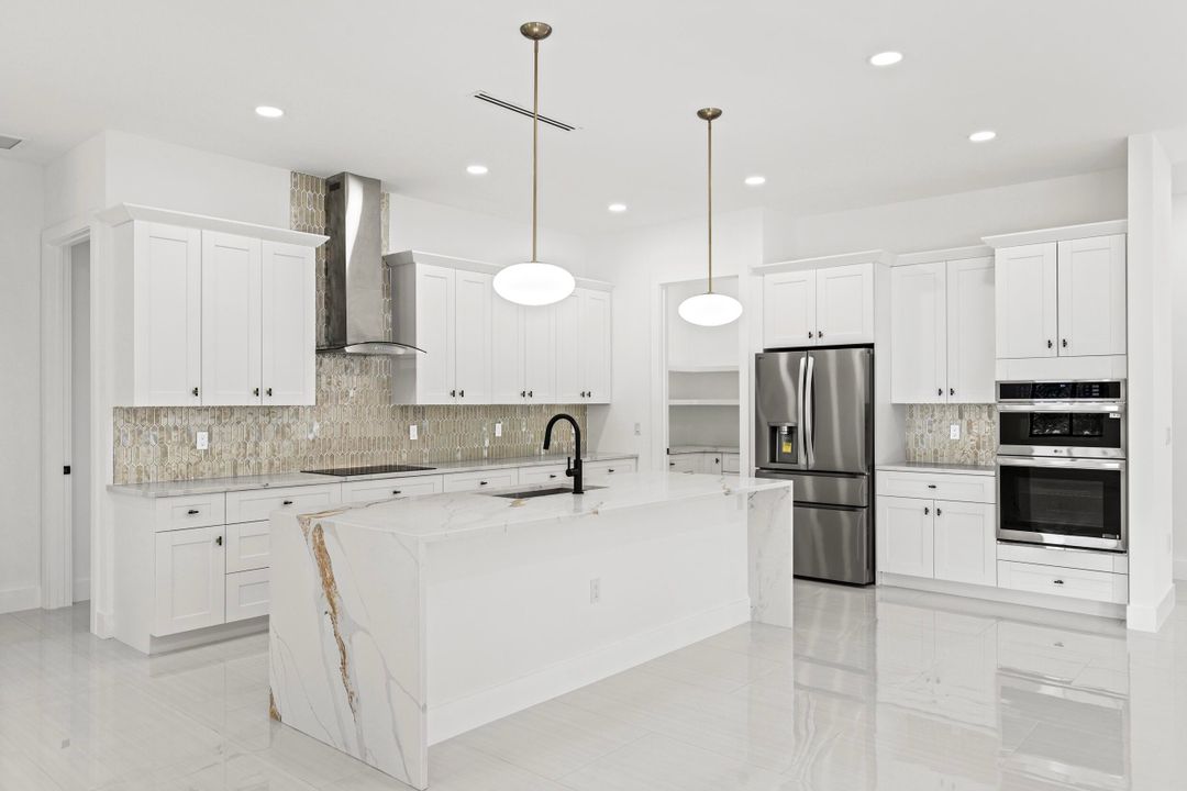 На продажу: $995,000 (4 спален, 3 ванн, 3160 Квадратных фут)