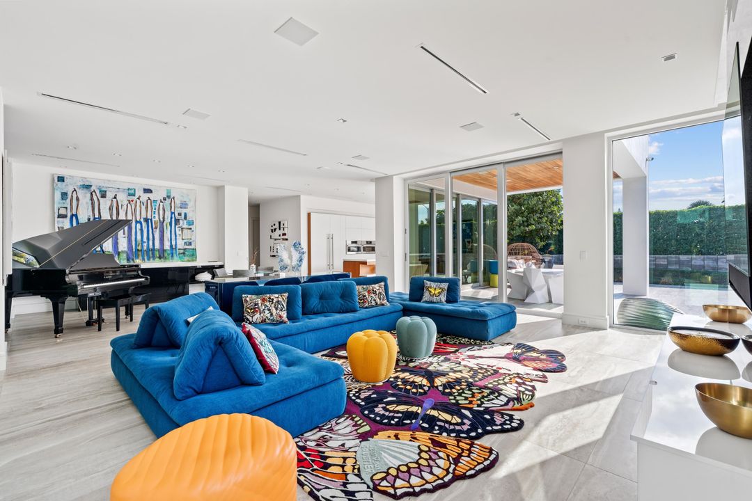 待售: $4,690,000 (5 贝兹, 4 浴室, 5054 平方英尺)