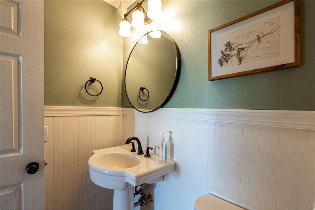 待售: $399,000 (5 贝兹, 2 浴室, 1734 平方英尺)