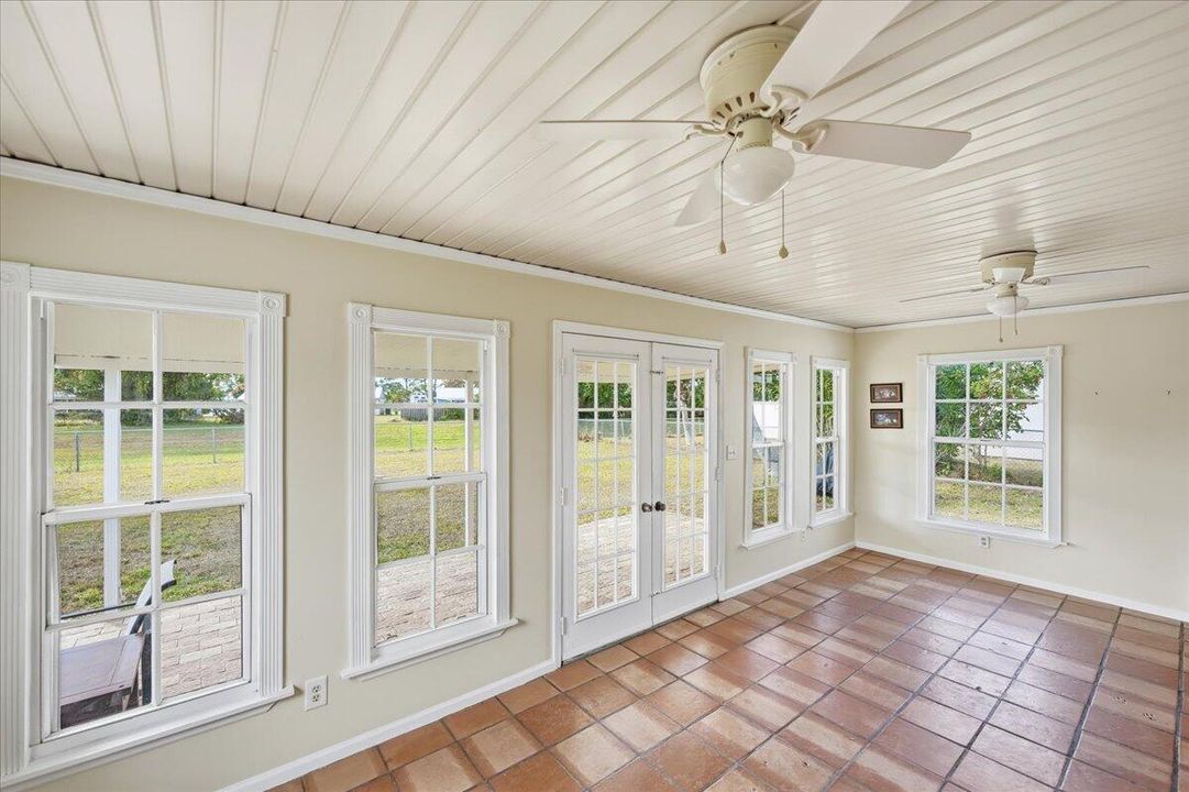 待售: $399,000 (5 贝兹, 2 浴室, 1734 平方英尺)