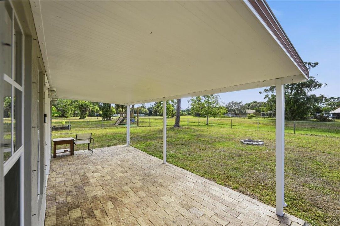 待售: $399,000 (5 贝兹, 2 浴室, 1734 平方英尺)