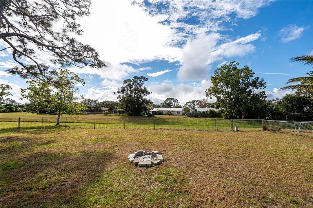 待售: $399,000 (5 贝兹, 2 浴室, 1734 平方英尺)