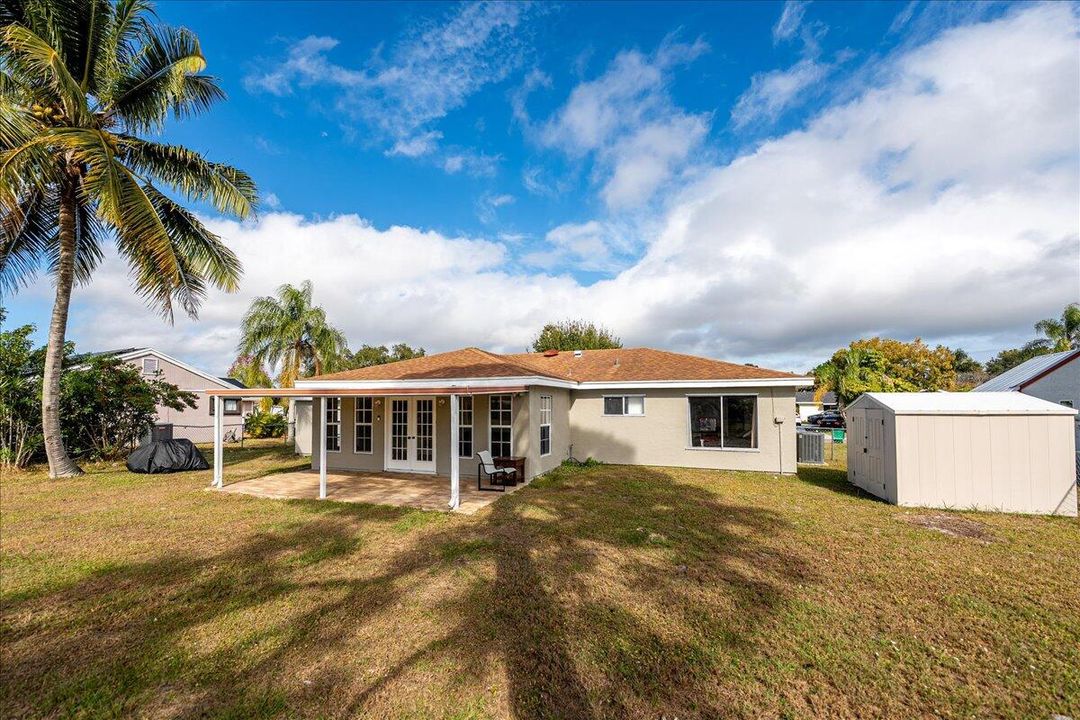 待售: $399,000 (5 贝兹, 2 浴室, 1734 平方英尺)