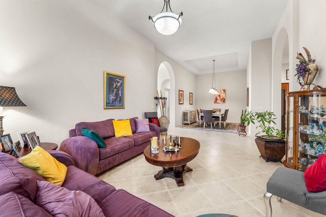 En Venta: $600,000 (4 camas, 3 baños, 2897 Pies cuadrados)