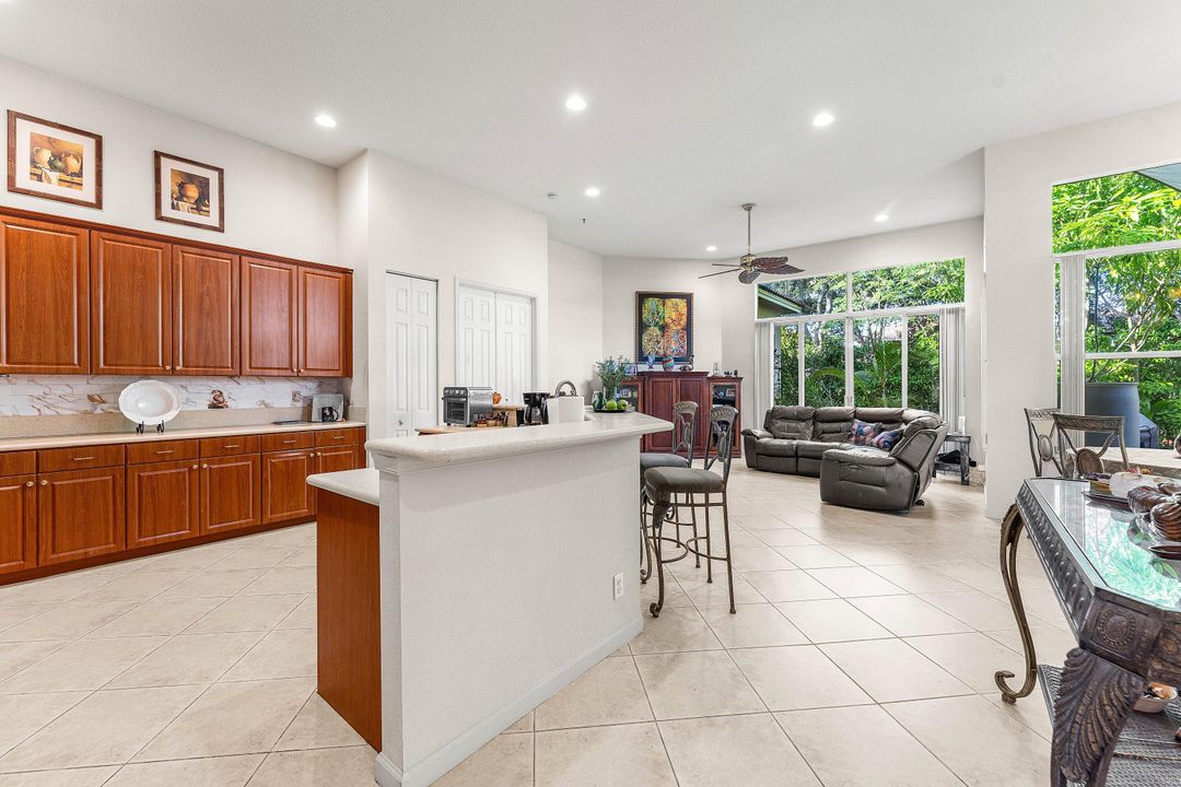 En Venta: $600,000 (4 camas, 3 baños, 2897 Pies cuadrados)