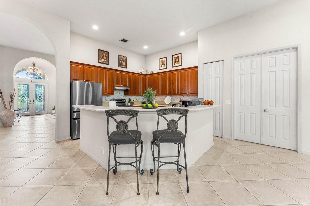 En Venta: $600,000 (4 camas, 3 baños, 2897 Pies cuadrados)