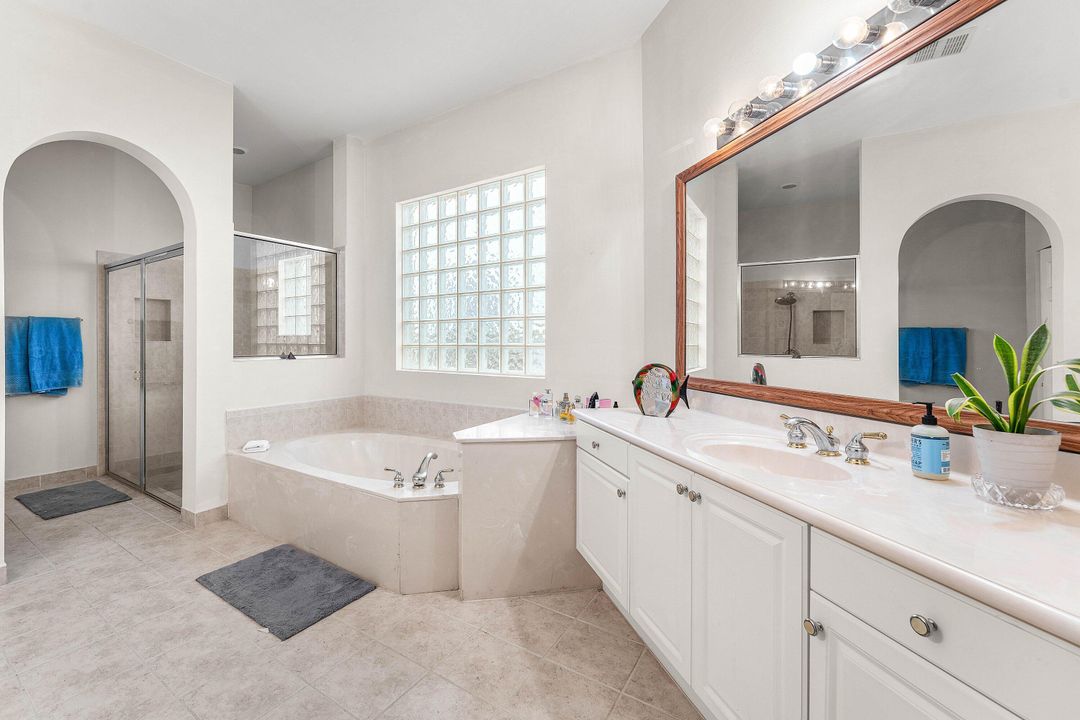 En Venta: $600,000 (4 camas, 3 baños, 2897 Pies cuadrados)