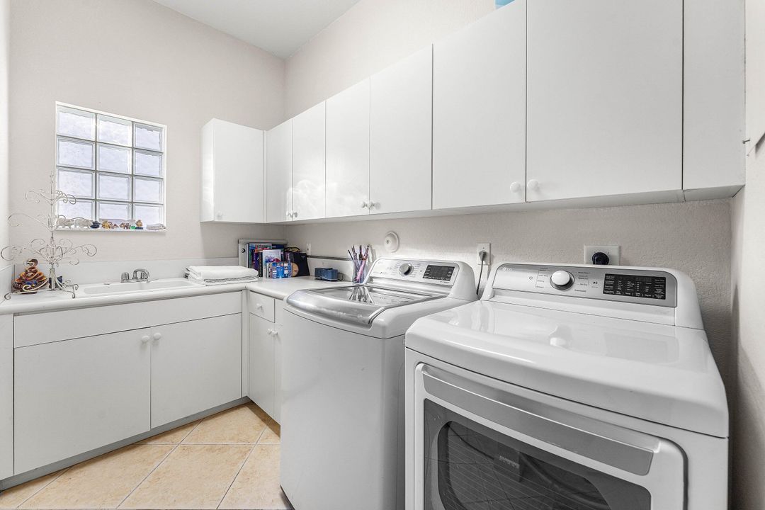 En Venta: $600,000 (4 camas, 3 baños, 2897 Pies cuadrados)