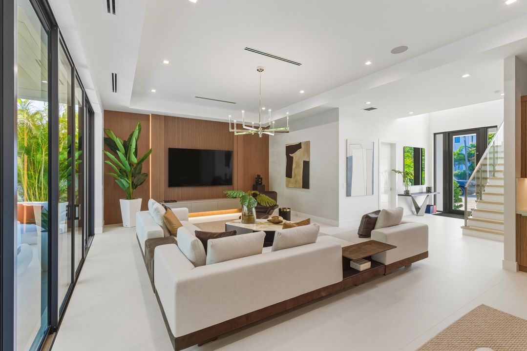 待售: $5,690,000 (5 贝兹, 7 浴室, 4587 平方英尺)