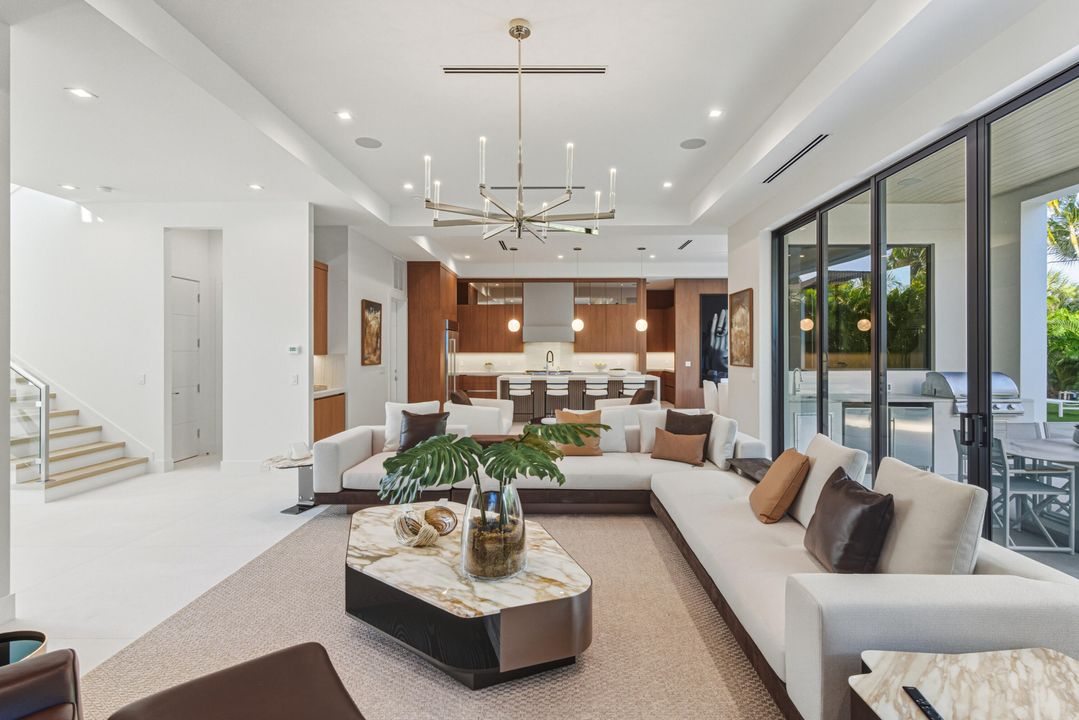 待售: $5,690,000 (5 贝兹, 7 浴室, 4587 平方英尺)