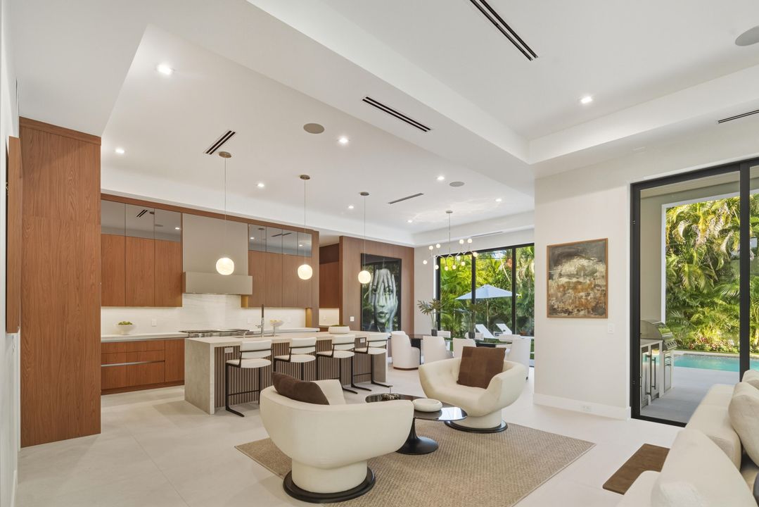 待售: $5,690,000 (5 贝兹, 7 浴室, 4587 平方英尺)