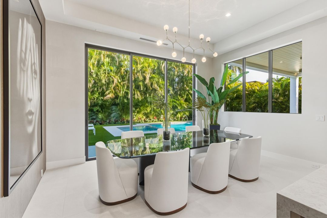 待售: $5,690,000 (5 贝兹, 7 浴室, 4587 平方英尺)