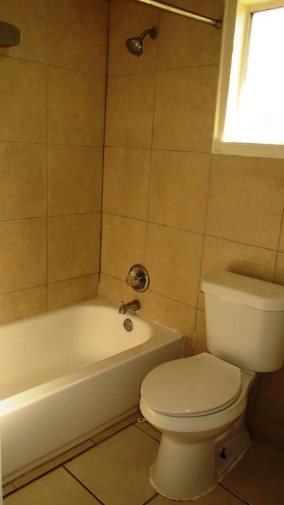 В аренду: $2,300 (2 спален, 2 ванн, 838 Квадратных фут)