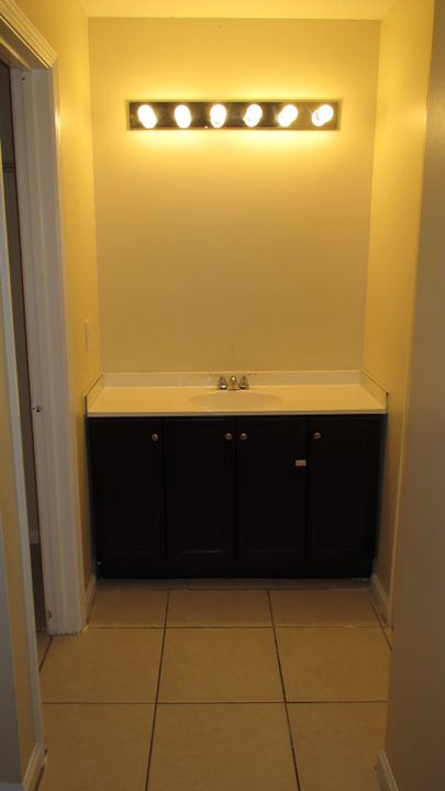 В аренду: $2,300 (2 спален, 2 ванн, 838 Квадратных фут)