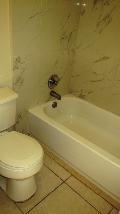 В аренду: $2,300 (2 спален, 2 ванн, 838 Квадратных фут)