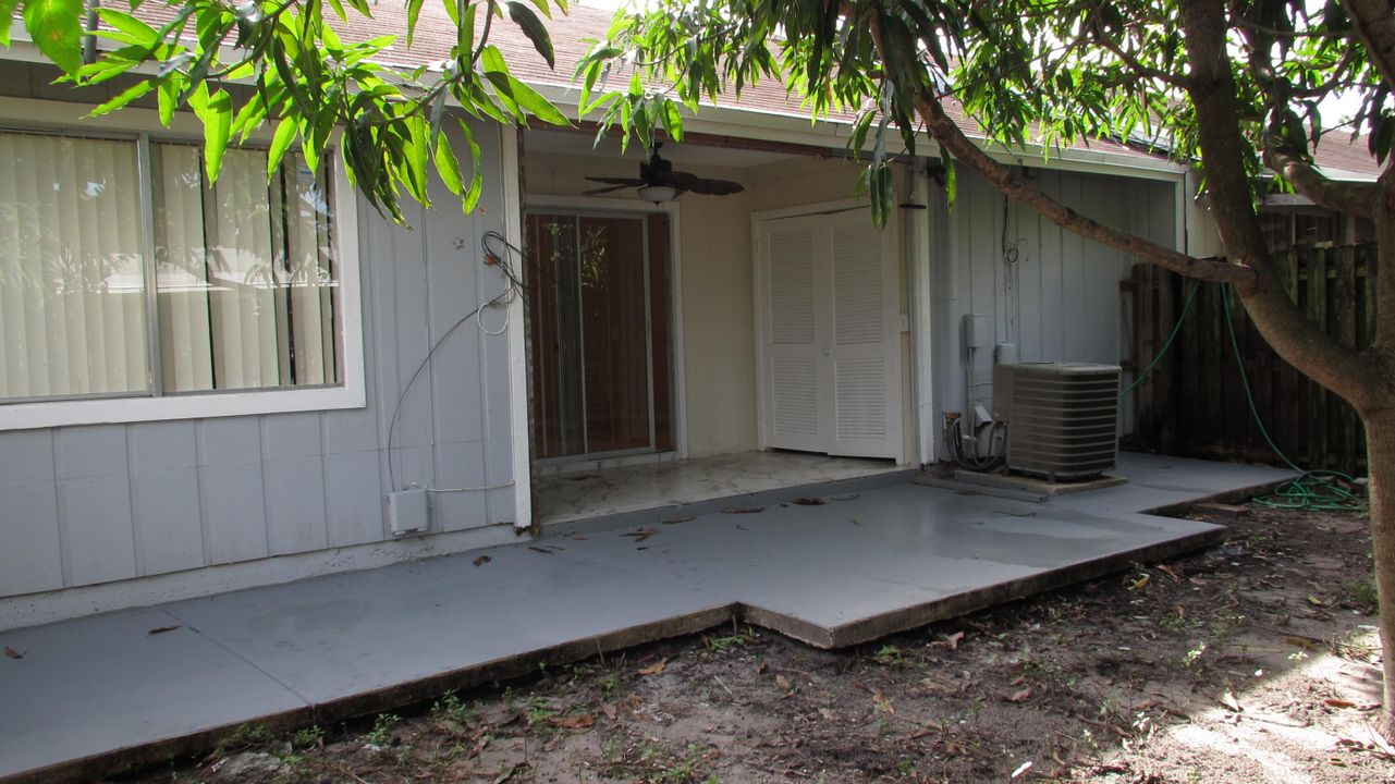 В аренду: $2,300 (2 спален, 2 ванн, 838 Квадратных фут)