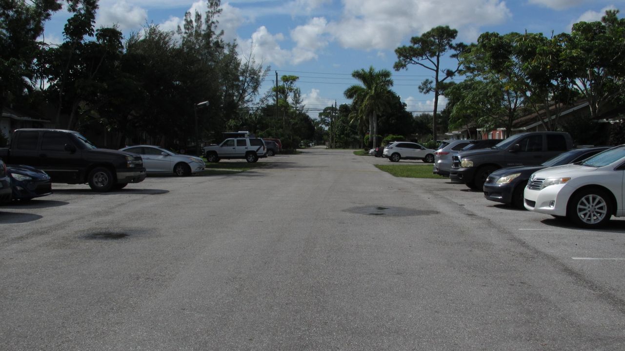 В аренду: $2,300 (2 спален, 2 ванн, 838 Квадратных фут)