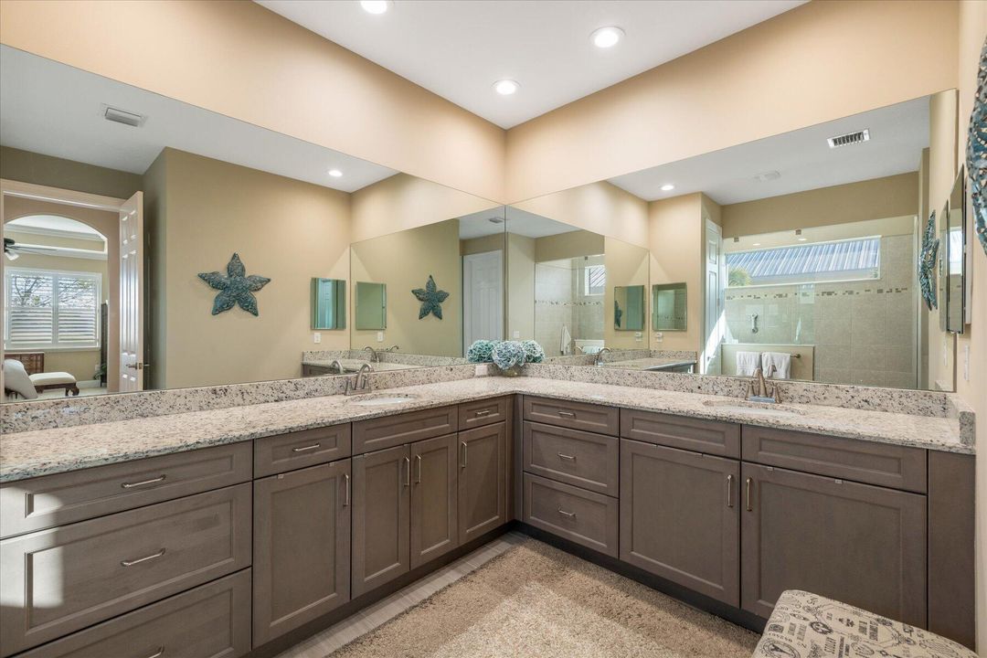 En Venta: $599,000 (2 camas, 2 baños, 2169 Pies cuadrados)