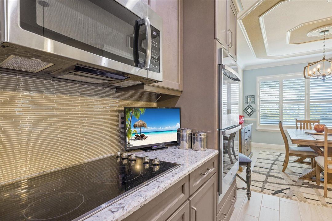 En Venta: $599,000 (2 camas, 2 baños, 2169 Pies cuadrados)