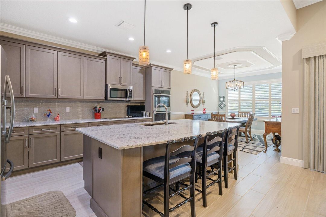 En Venta: $599,000 (2 camas, 2 baños, 2169 Pies cuadrados)