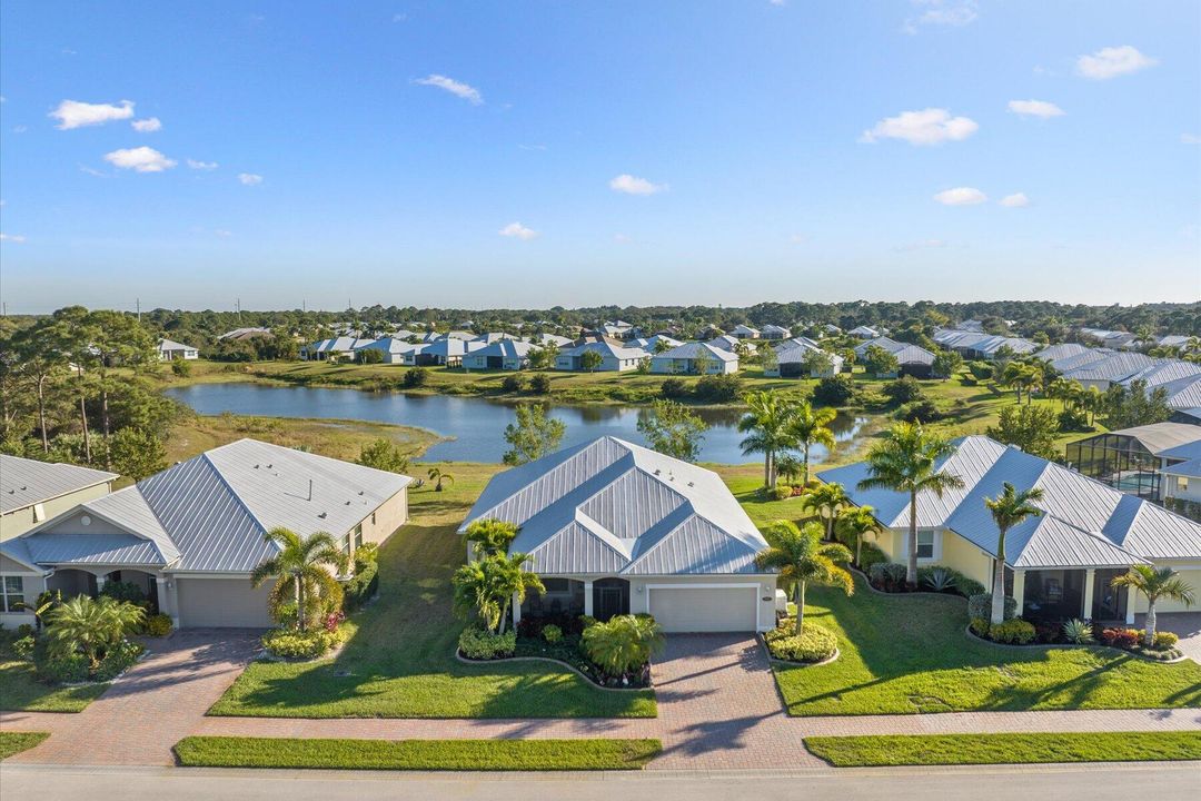 En Venta: $599,000 (2 camas, 2 baños, 2169 Pies cuadrados)