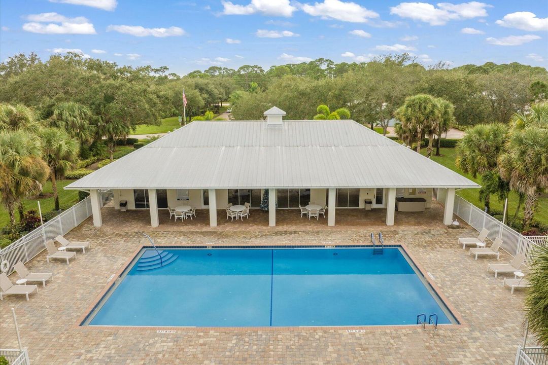 En Venta: $599,000 (2 camas, 2 baños, 2169 Pies cuadrados)