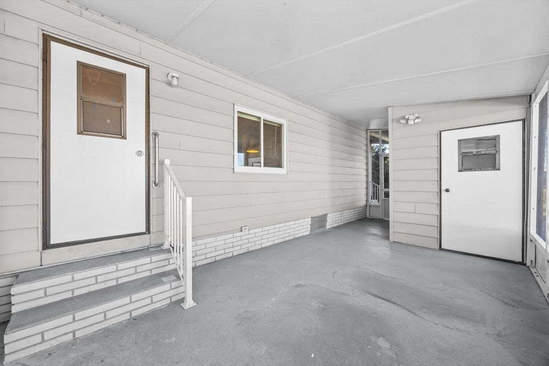 For Sale: $75,000 (2 beds, 2 baths, 1144 Square Feet)