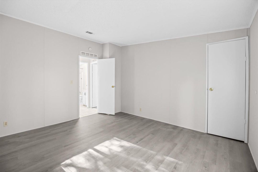 For Sale: $75,000 (2 beds, 2 baths, 1144 Square Feet)