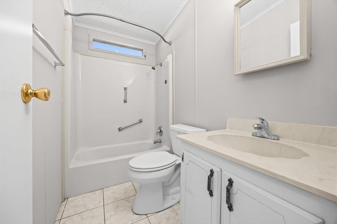 For Sale: $75,000 (2 beds, 2 baths, 1144 Square Feet)