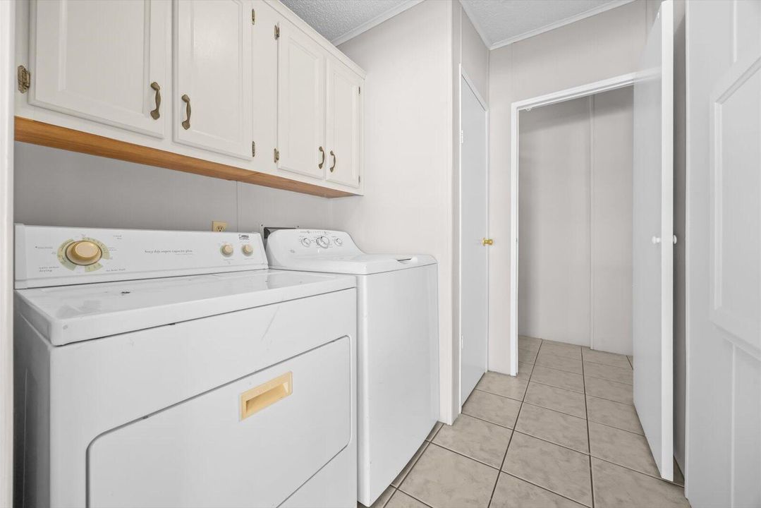 For Sale: $75,000 (2 beds, 2 baths, 1144 Square Feet)