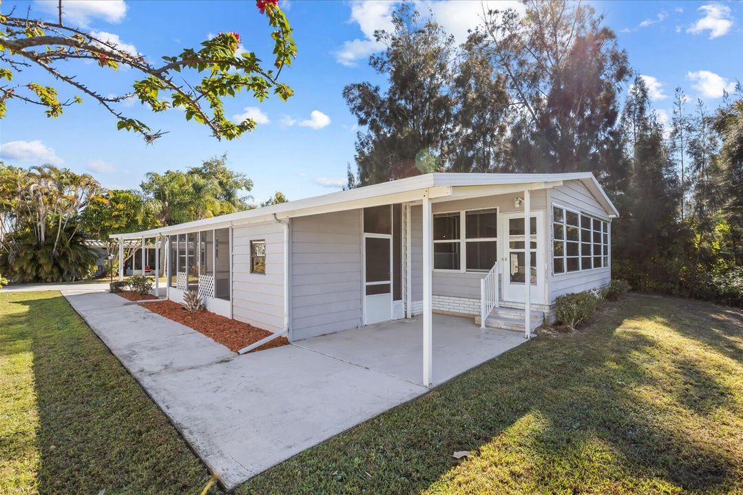 For Sale: $75,000 (2 beds, 2 baths, 1144 Square Feet)