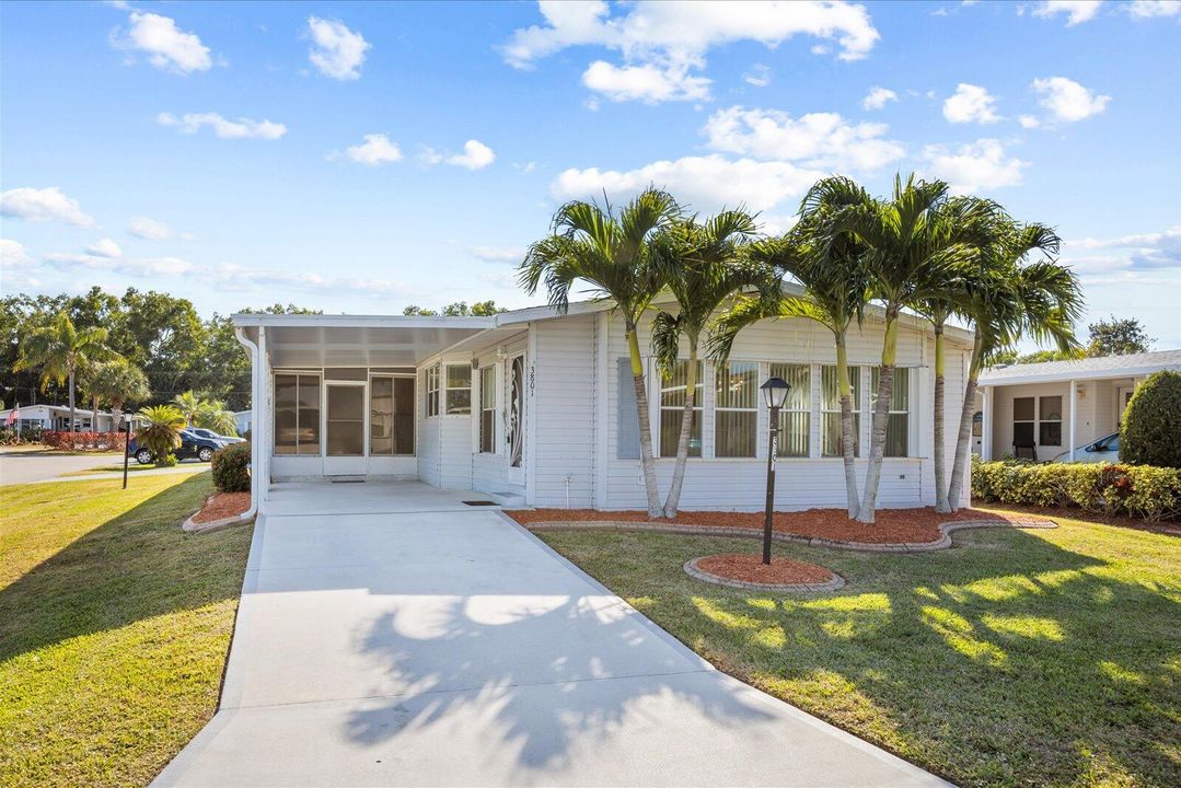 For Sale: $115,000 (2 beds, 2 baths, 1727 Square Feet)