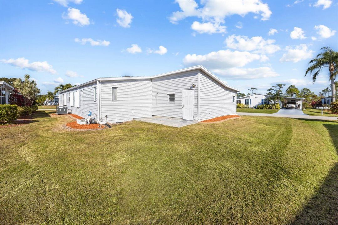 For Sale: $115,000 (2 beds, 2 baths, 1727 Square Feet)