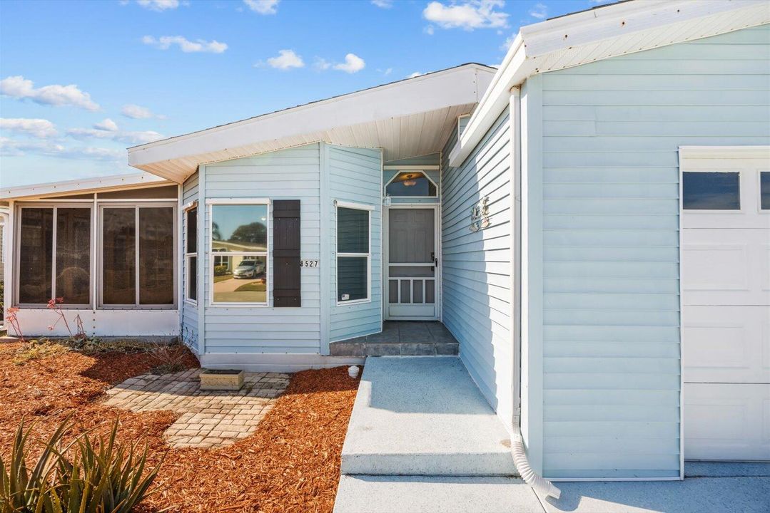 For Sale: $95,000 (2 beds, 2 baths, 1355 Square Feet)