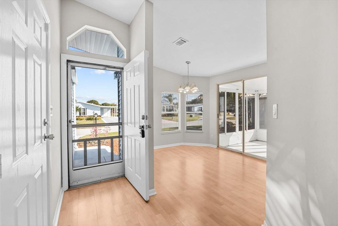 For Sale: $95,000 (2 beds, 2 baths, 1355 Square Feet)