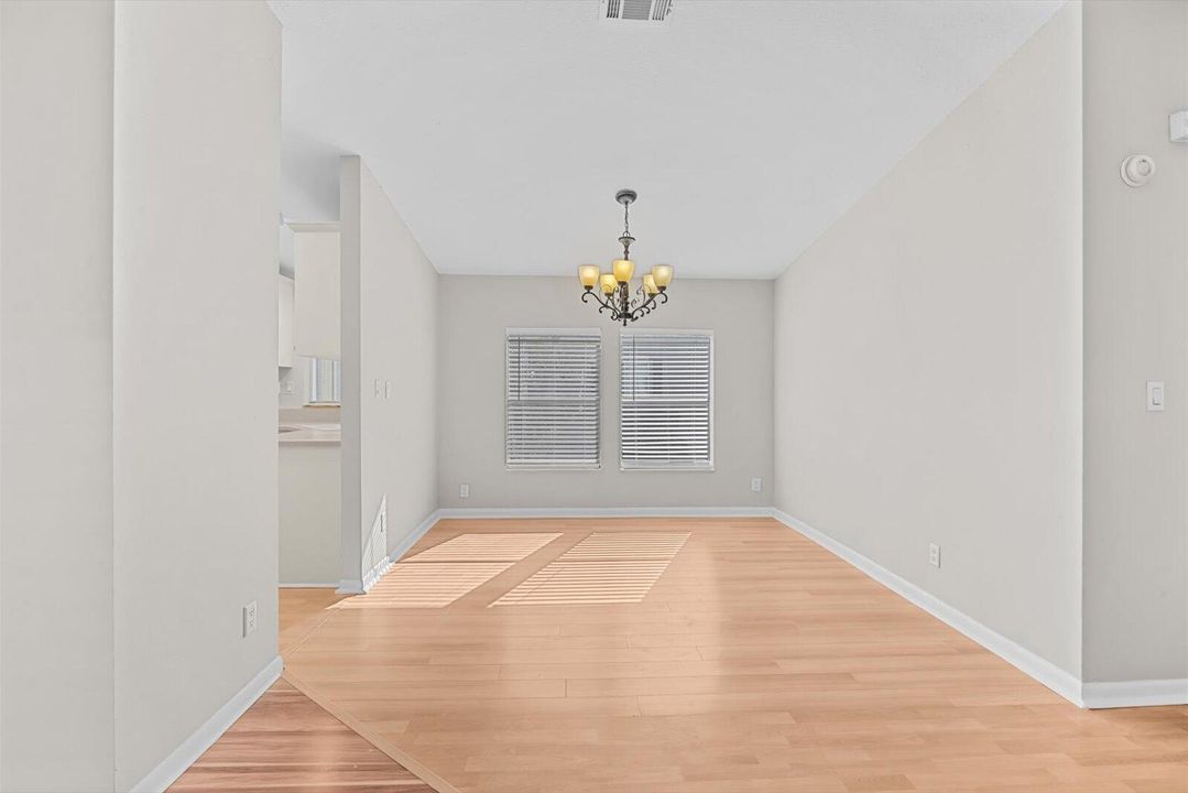 For Sale: $95,000 (2 beds, 2 baths, 1355 Square Feet)