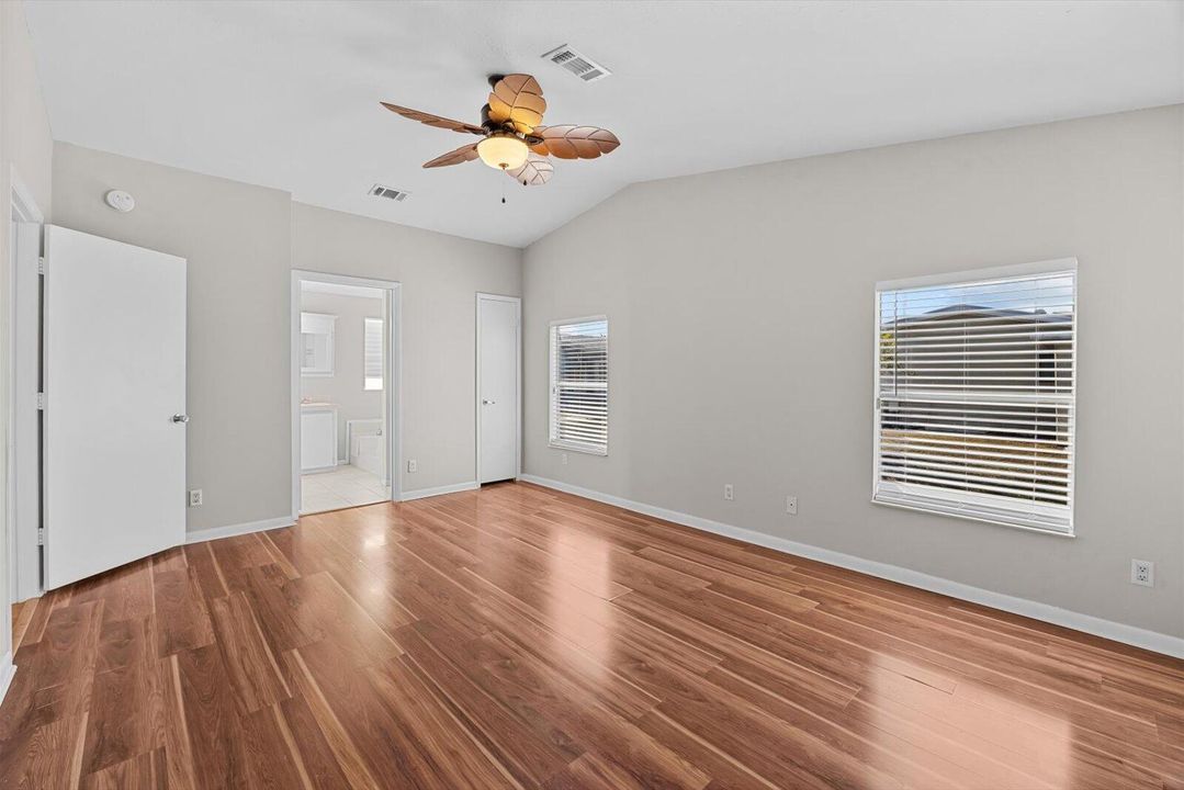 For Sale: $95,000 (2 beds, 2 baths, 1355 Square Feet)