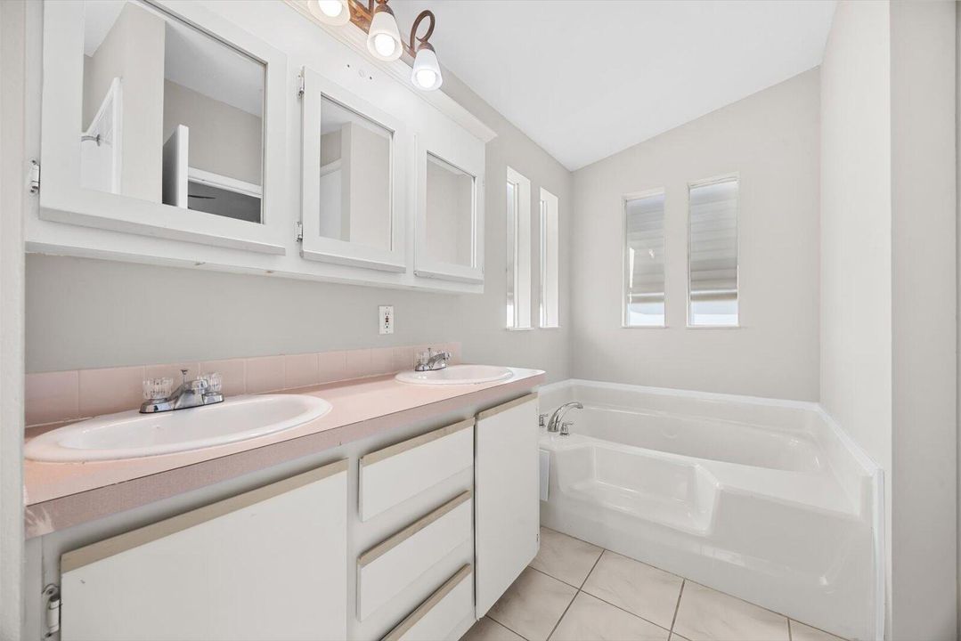 For Sale: $95,000 (2 beds, 2 baths, 1355 Square Feet)