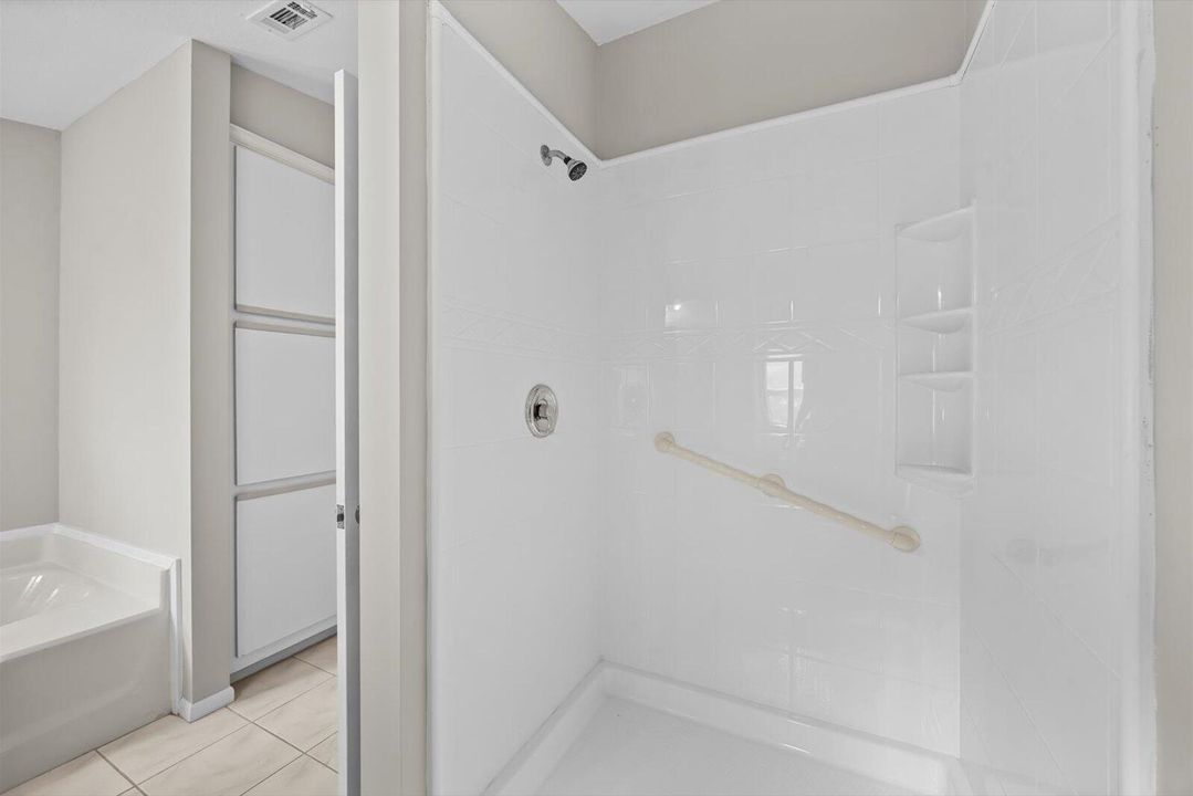 For Sale: $95,000 (2 beds, 2 baths, 1355 Square Feet)