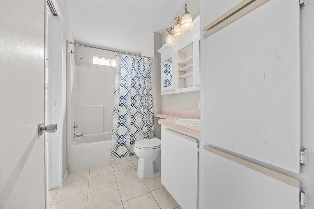 For Sale: $95,000 (2 beds, 2 baths, 1355 Square Feet)